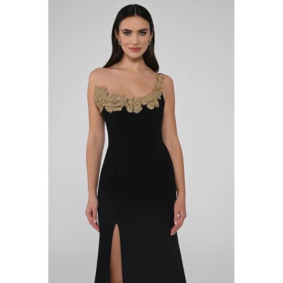 Alfabeta One-Shoulder Crepe Gown with Embellished Neckline Size 6 Retails $1,150 - Picture 2 of 7